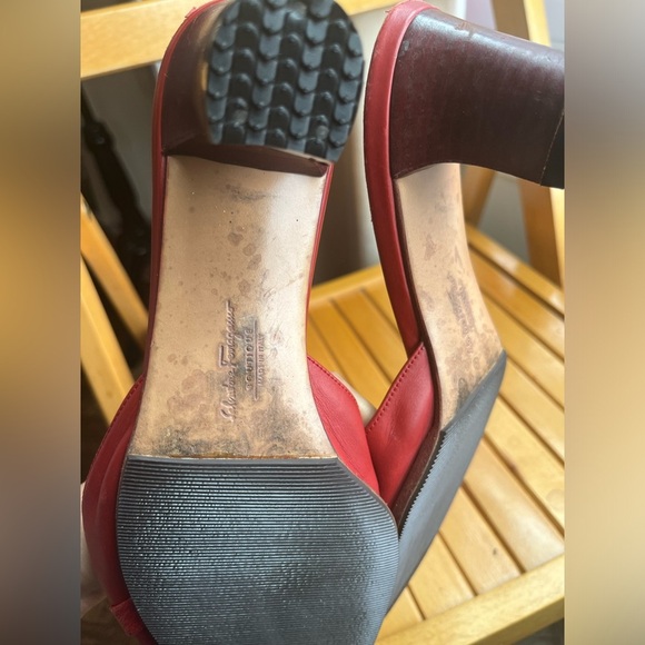 Salvatore Ferragamo “LENNOR”  Coral Leather Slide Mid Heel, Size 8.5 - Picture 16 of 16